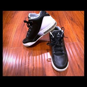 Jordans Size 39 / 6.5 kids / 8 women’s